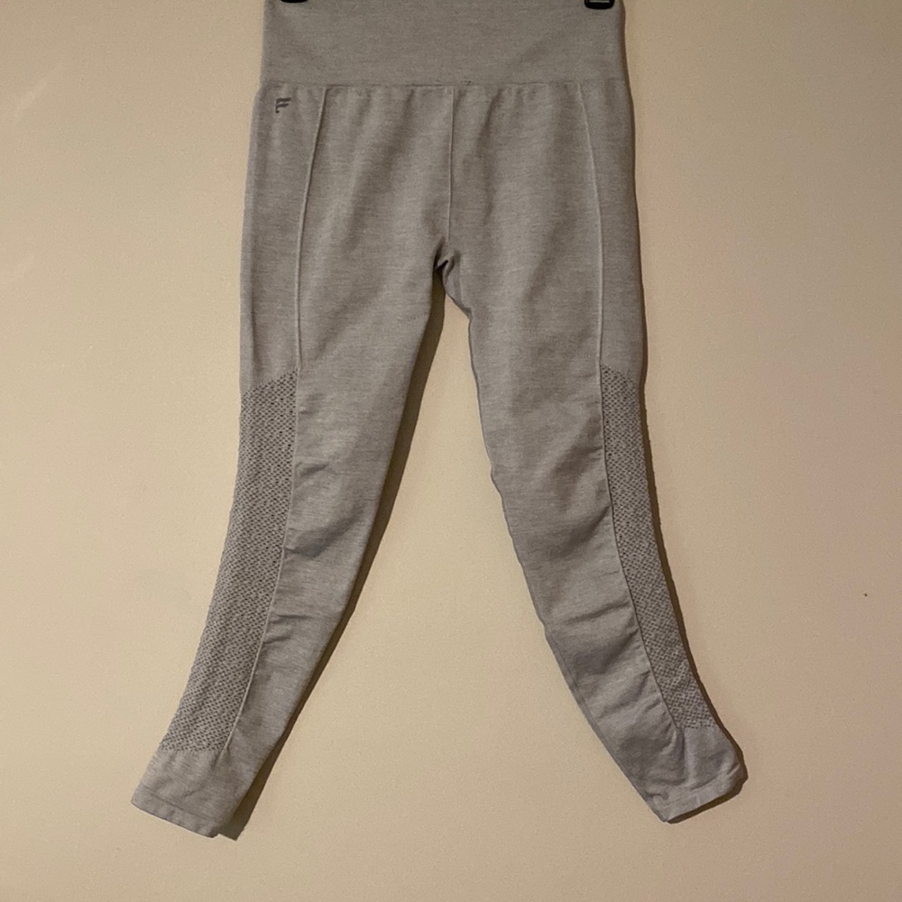 Fabletics Sync Highwaist leggings pants compression size Small gray high rise
